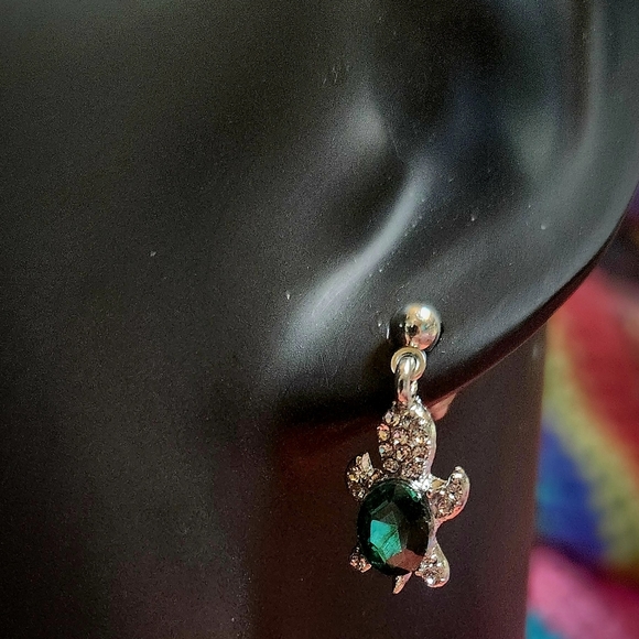 Zircon Turtle Stud Earrings Faceted Green Gem NWT - Picture 1 of 6